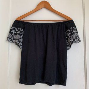 H&M Off the Shoulder Embroidered Top in Black, Size XS